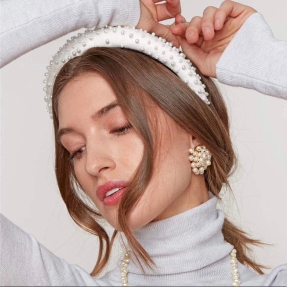 Lele Sadoughi Ivory Velvet & Pearl Padded Headband